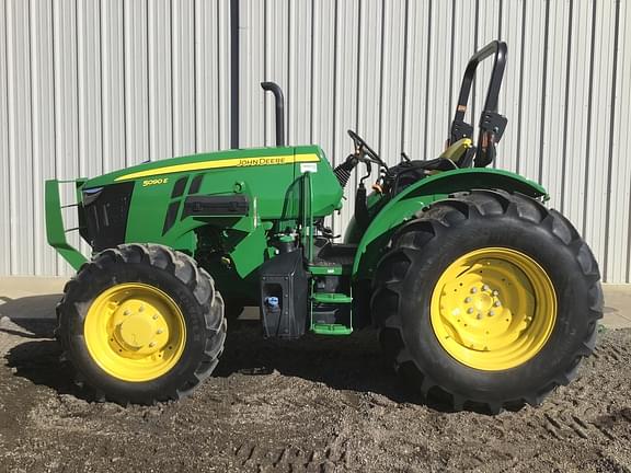 Image of John Deere 5090E Primary image