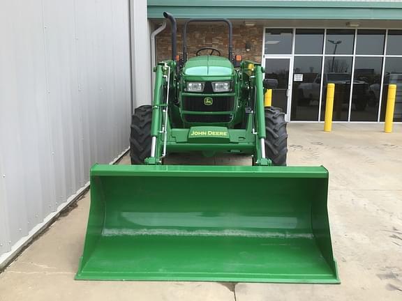 Image of John Deere 5090E equipment image 2