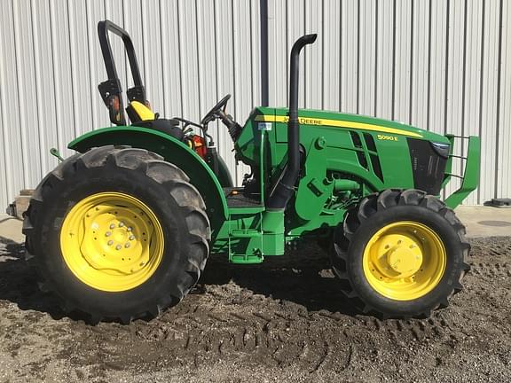 Image of John Deere 5090E equipment image 4