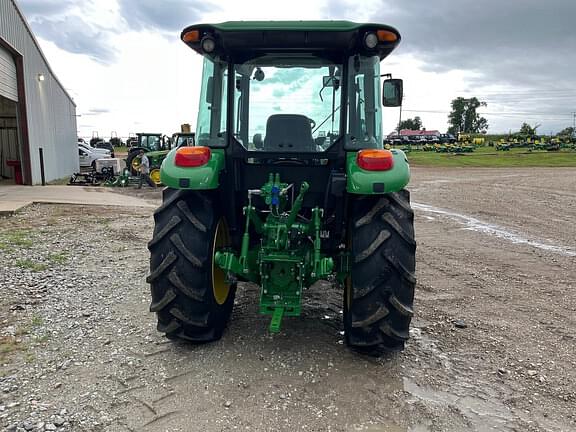 Image of John Deere 5090E equipment image 3