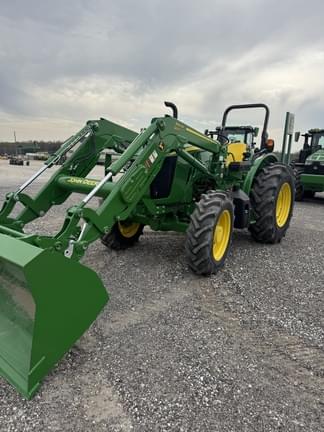 Main image John Deere 5090E