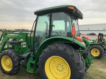 Main image John Deere 5090E