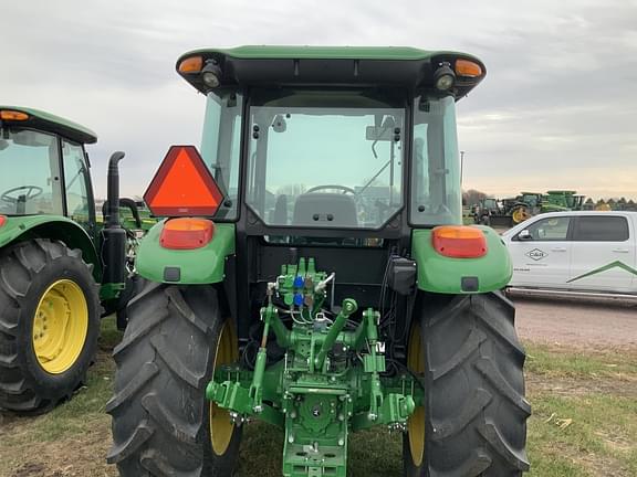 Image of John Deere 5090E equipment image 1