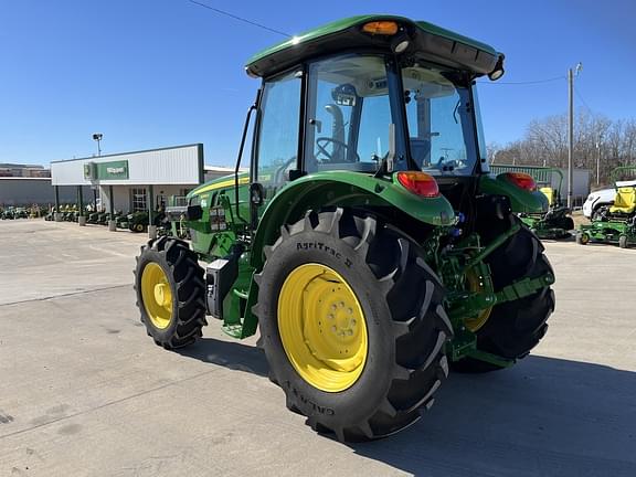 Image of John Deere 5090E equipment image 2