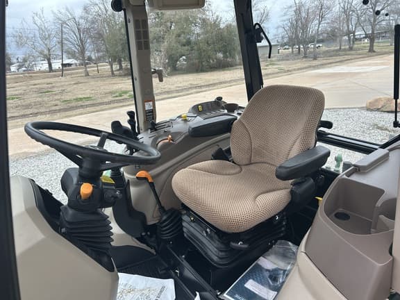 Image of John Deere 5090E equipment image 4