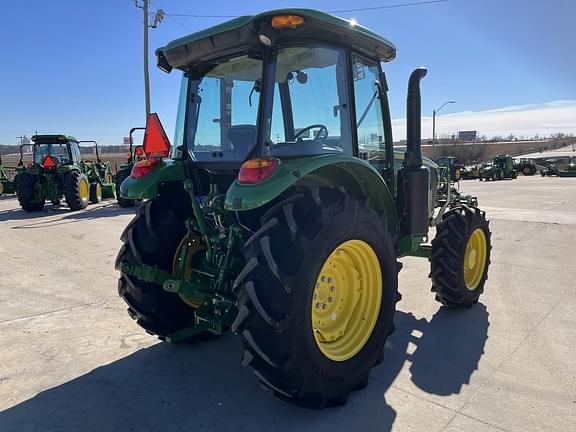 Image of John Deere 5090E equipment image 4