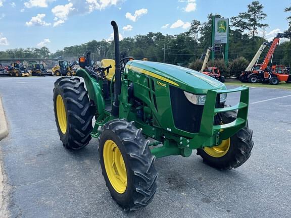 Image of John Deere 5090E equipment image 4