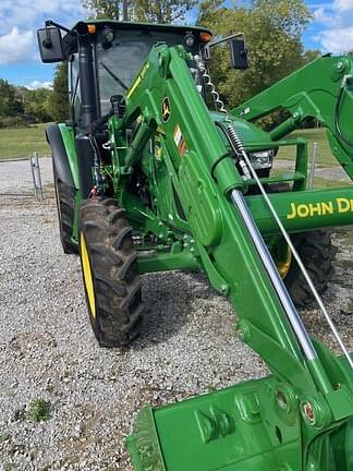 Image of John Deere 5090E equipment image 2