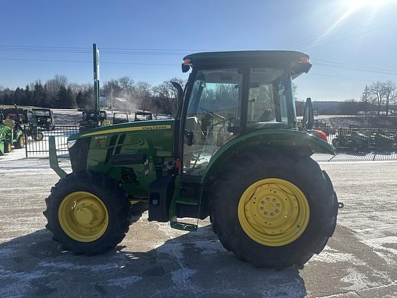 Image of John Deere 5090E equipment image 2