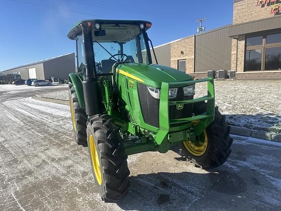 Image of John Deere 5090E equipment image 1