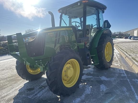 Image of John Deere 5090E equipment image 4