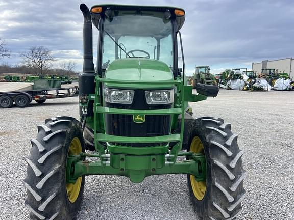 Image of John Deere 5090E equipment image 4