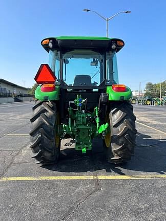 Image of John Deere 5090E equipment image 4