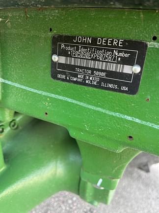 Image of John Deere 5090E equipment image 4