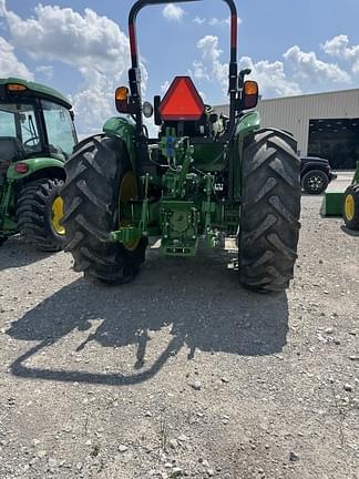 Image of John Deere 5090E equipment image 4