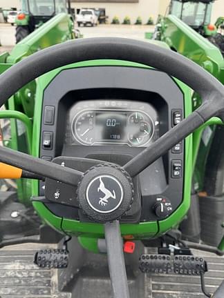 Image of John Deere 5090E equipment image 3