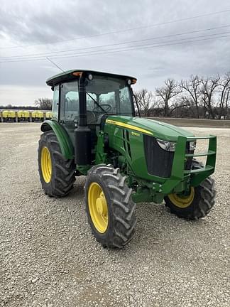 Image of John Deere 5090E equipment image 4