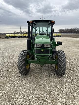 Image of John Deere 5090E equipment image 2