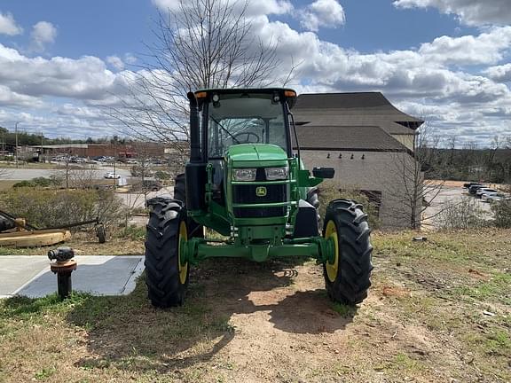 Image of John Deere 5090E equipment image 1