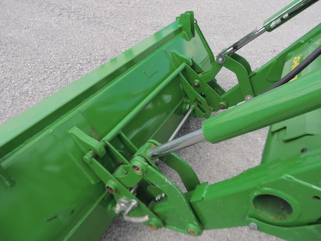 Image of John Deere 5090E equipment image 2