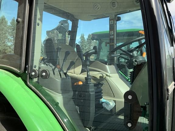 Image of John Deere 5090E equipment image 3