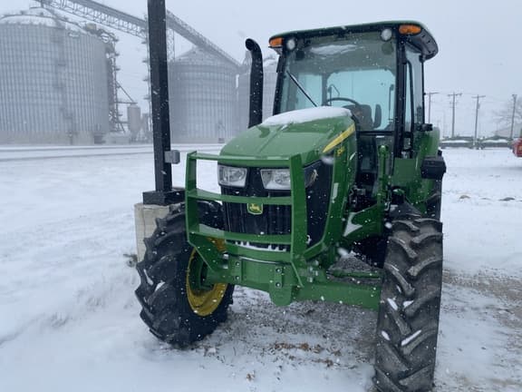 Image of John Deere 5090E equipment image 3