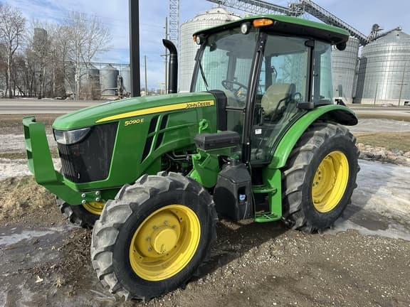 Image of John Deere 5090E Primary image
