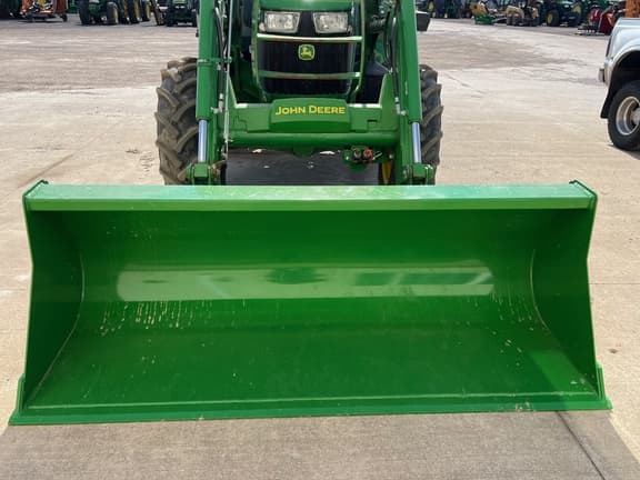 Image of John Deere 5090E equipment image 3