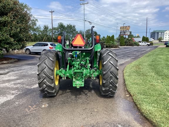 Image of John Deere 5090E equipment image 1