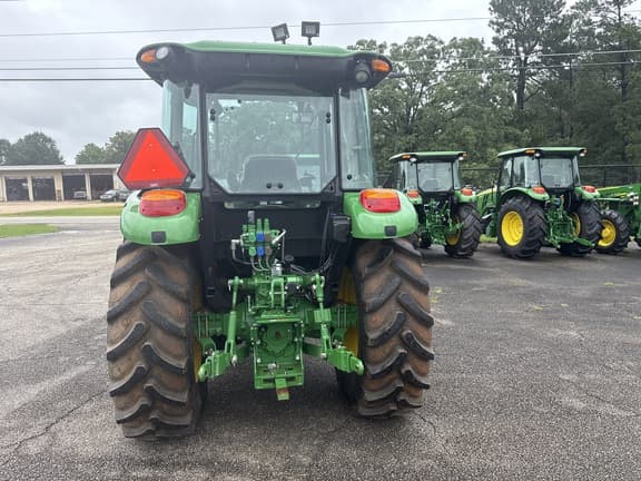 Image of John Deere 5090E equipment image 3