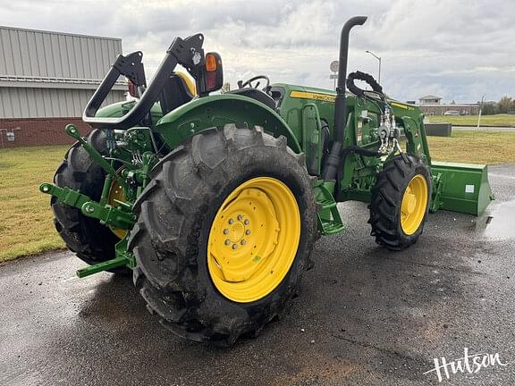 Image of John Deere 5090E equipment image 4