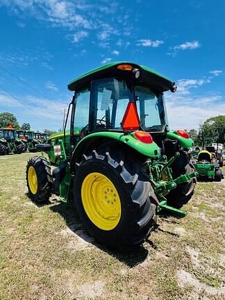 Image of John Deere 5090E equipment image 3