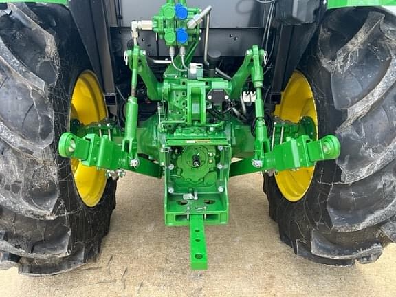 Main image John Deere 5090E 7