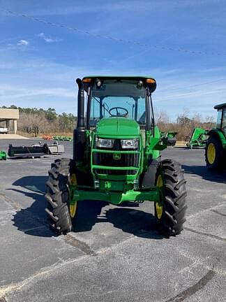 Image of John Deere 5090E equipment image 1