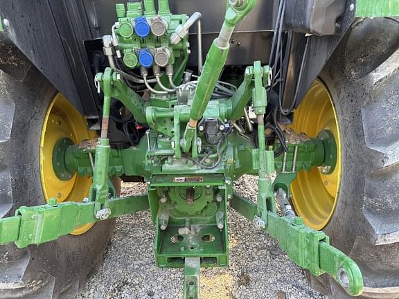 Image of John Deere 5090E equipment image 4