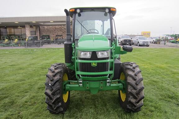 Image of John Deere 5090E equipment image 2