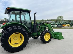 Main image John Deere 5090E 11