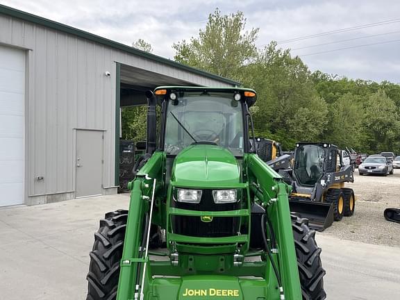 Image of John Deere 5090E equipment image 4