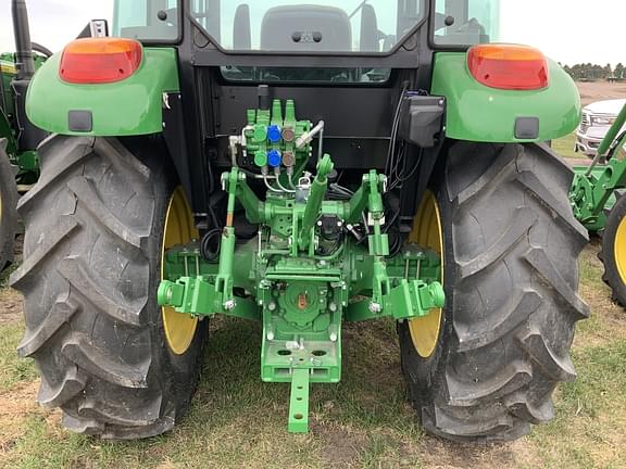 Image of John Deere 5090E equipment image 1