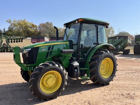 Main image John Deere 5090E