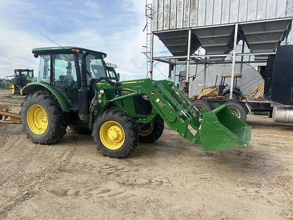 Image of John Deere 5090E equipment image 2