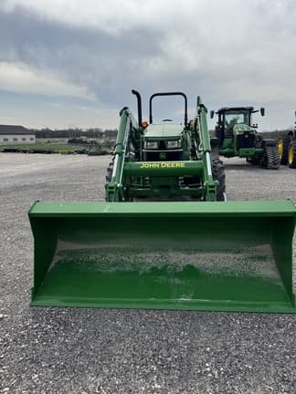 Image of John Deere 5090E equipment image 1
