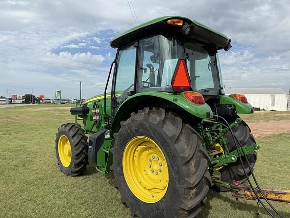 Image of John Deere 5090E equipment image 3