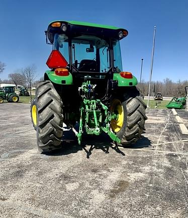 Image of John Deere 5090E equipment image 2