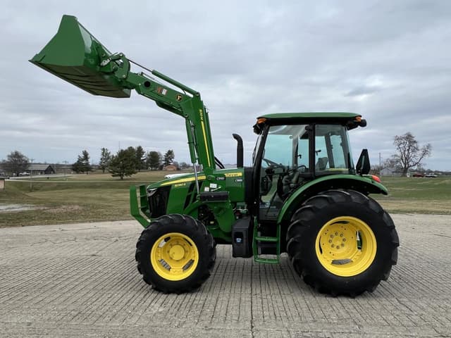 Image of John Deere 5090E equipment image 2