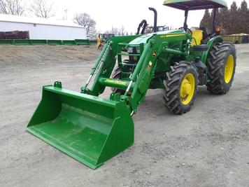 Main image John Deere 5090E