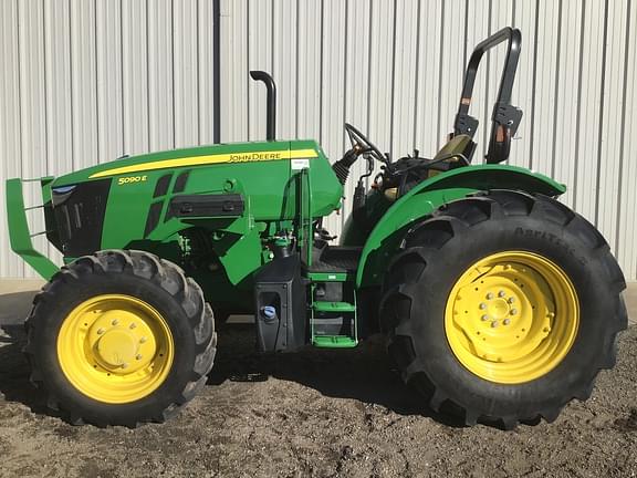 Image of John Deere 5090E Primary image