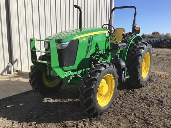 Image of John Deere 5090E equipment image 1