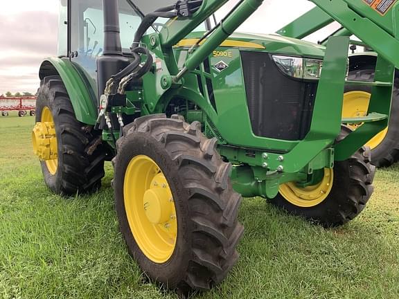 Image of John Deere 5090E equipment image 1