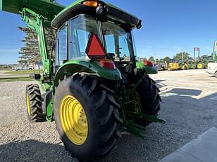 Main image John Deere 5090E 11